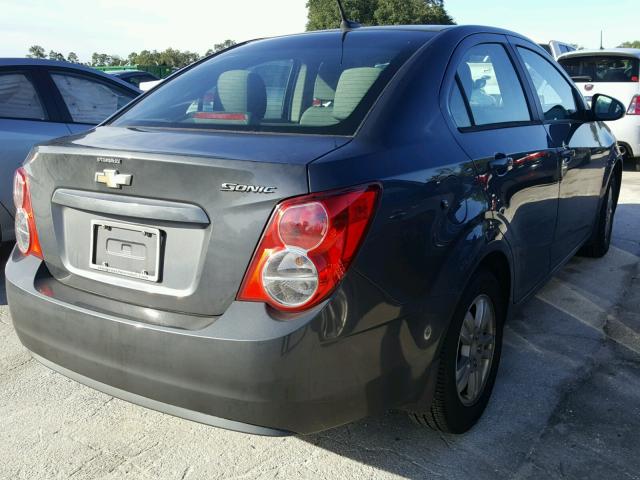 1G1JA5SH5C4216840 - 2012 CHEVROLET SONIC GRAY photo 4