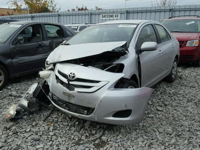 JTDBT903481198926 - 2008 TOYOTA YARIS SILVER photo 2