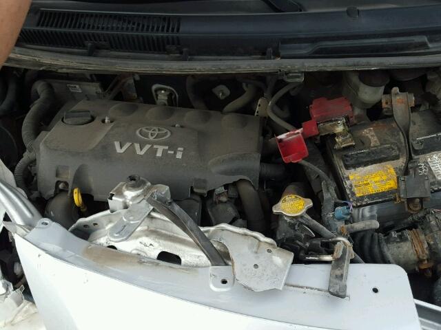 JTDBT903481198926 - 2008 TOYOTA YARIS SILVER photo 7