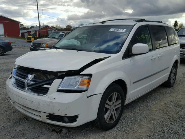 2D4RN5DX7AR128016 - 2010 DODGE GRAND CARA WHITE photo 2