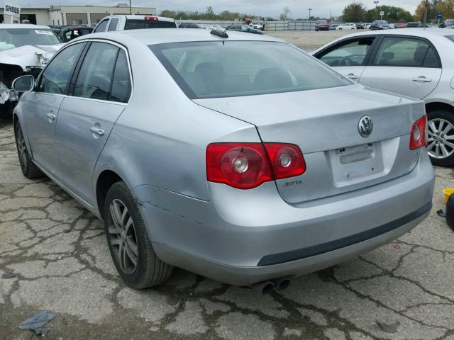 3VWSF71K26M623669 - 2006 VOLKSWAGEN JETTA SILVER photo 3