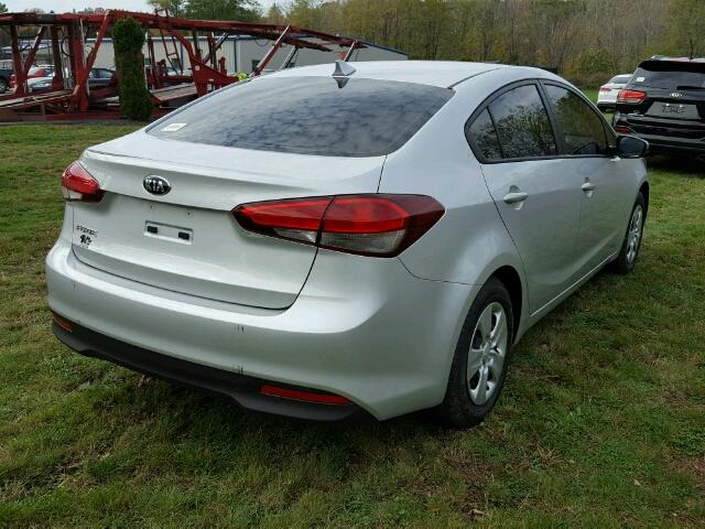 3KPFK4A77HE093187 - 2017 KIA FORTE SILVER photo 4