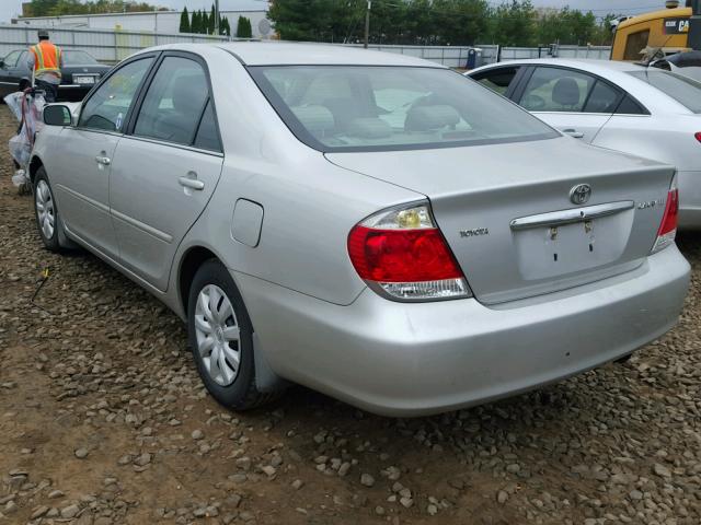 4T1BE32K35U541775 - 2005 TOYOTA CAMRY LE 银色 照片 3