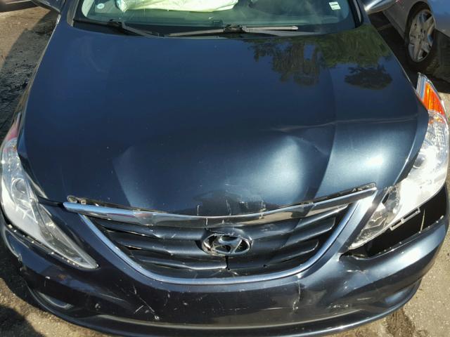 5NPEB4AC4BH100186 - 2011 HYUNDAI SONATA GLS BLACK photo 7