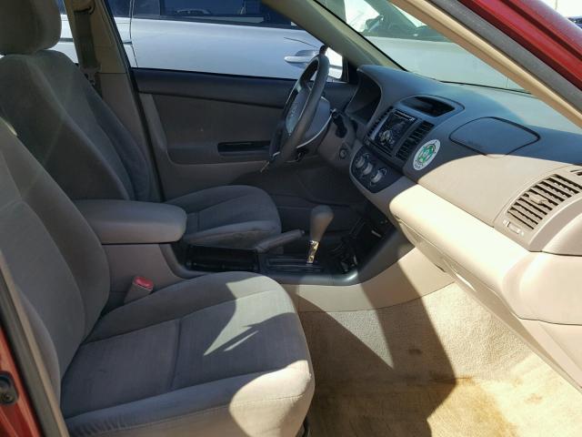4T1BE32K55U076481 - 2005 TOYOTA CAMRY LE მუქწითელი ფოტო 5