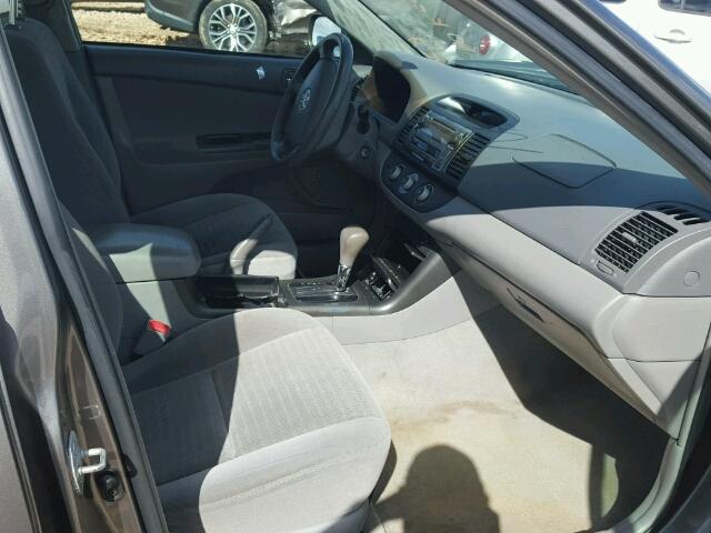 4T1BE32K35U525740 - 2005 TOYOTA CAMRY LE 灰色 照片 5
