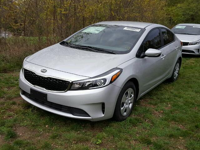 3KPFK4A71HE088499 - 2017 KIA FORTE SILVER photo 2