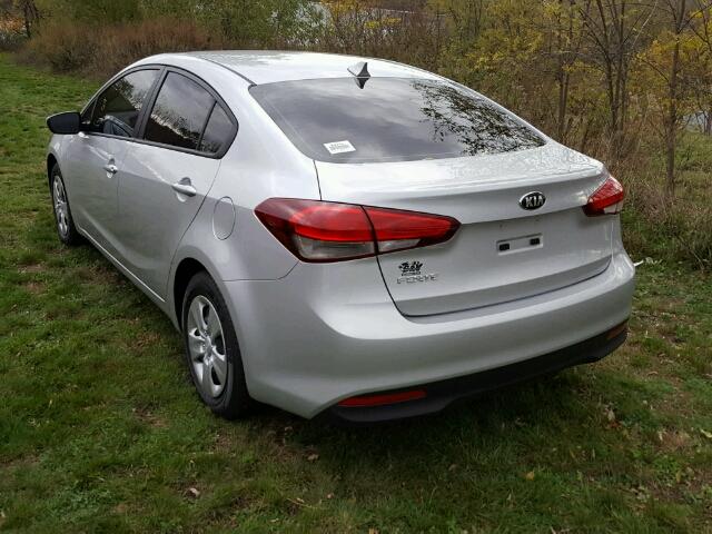 3KPFK4A71HE088499 - 2017 KIA FORTE SILVER photo 3