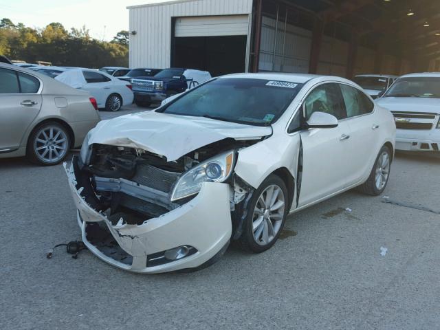 1G4PP5SK6C4176033 - 2012 BUICK VERANO WHITE photo 2