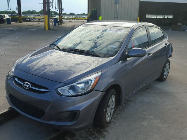 KMHCT4AE2GU963082 - 2016 HYUNDAI ACCENT SE GRAY photo 2