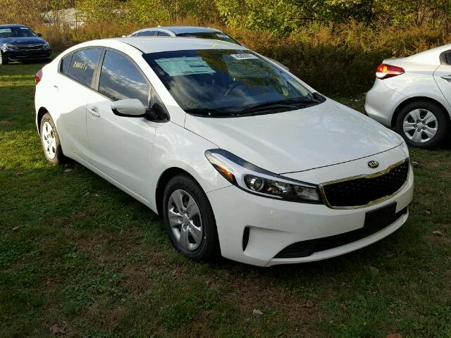 3KPFK4A79HE077704 - 2017 KIA FORTE WHITE photo 1