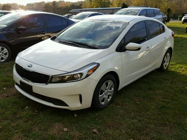 3KPFK4A79HE077704 - 2017 KIA FORTE Blanco foto 2