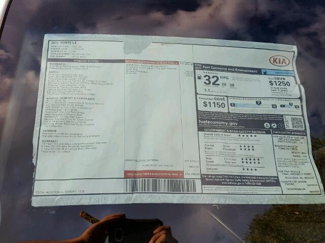 3KPFK4A79HE077704 - 2017 KIA FORTE Blanco foto 9