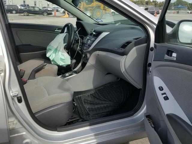 KMHCT4AE2DU426174 - 2013 HYUNDAI ACCENT SILVER photo 5