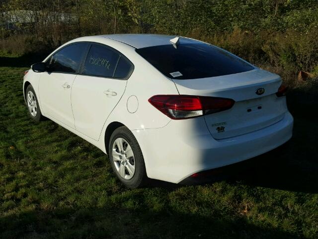 3KPFK4A7XHE077694 - 2017 KIA FORTE WHITE photo 3