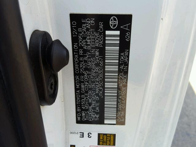 JTKJF5C70B3016671 - 2011 TOYOTA SCION TC 白色 照片 10