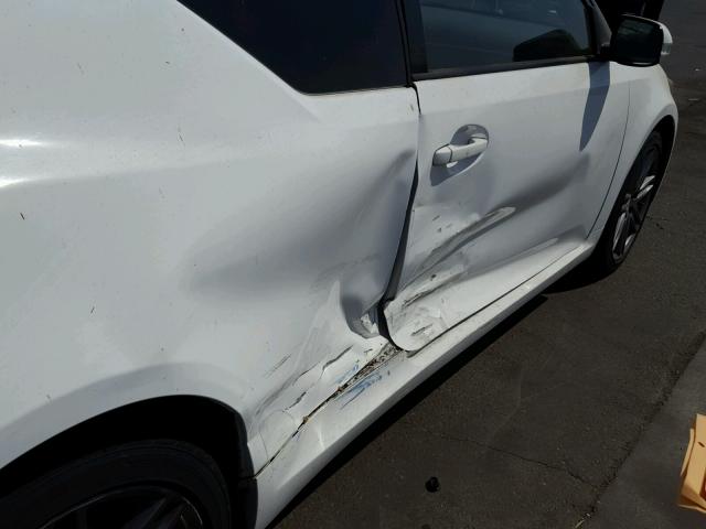 JTKJF5C70B3016671 - 2011 TOYOTA SCION TC 白色 照片 9