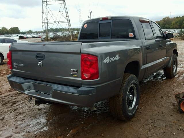 1D7HW48P67S164948 - 2007 DODGE DAKOTA QUA GRAY photo 4