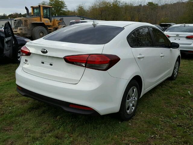 3KPFK4A70HE118740 - 2017 KIA FORTE WHITE photo 4