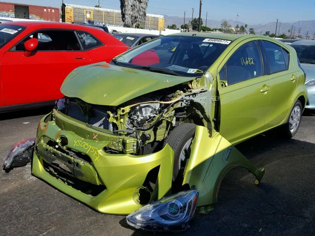 JTDKDTB3XF1110241 - 2015 TOYOTA PRIUS C GREEN photo 2