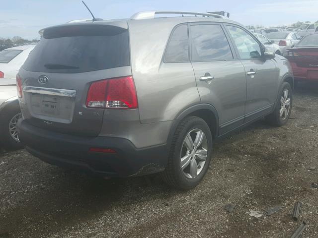 5XYKU4A60DG371375 - 2013 KIA SORENTO EX Boz foto 4