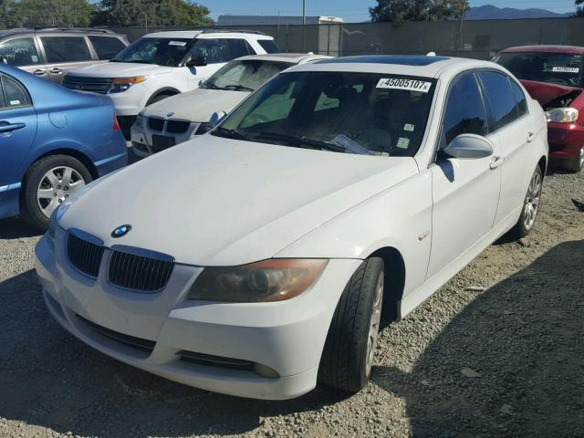 WBAVB33506KR78467 - 2006 BMW 330 I WHITE photo 2