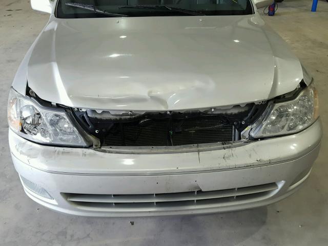 4T1BF28B12U253683 - 2002 TOYOTA AVALON XL SILVER photo 9