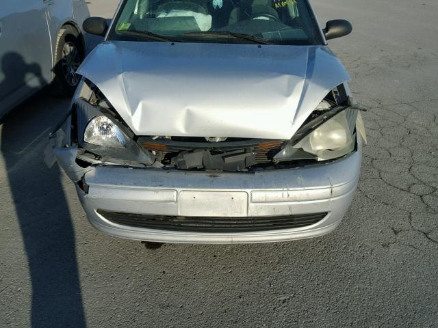 1FAFP34P83W329079 - 2003 FORD FOCUS SE SILVER photo 9