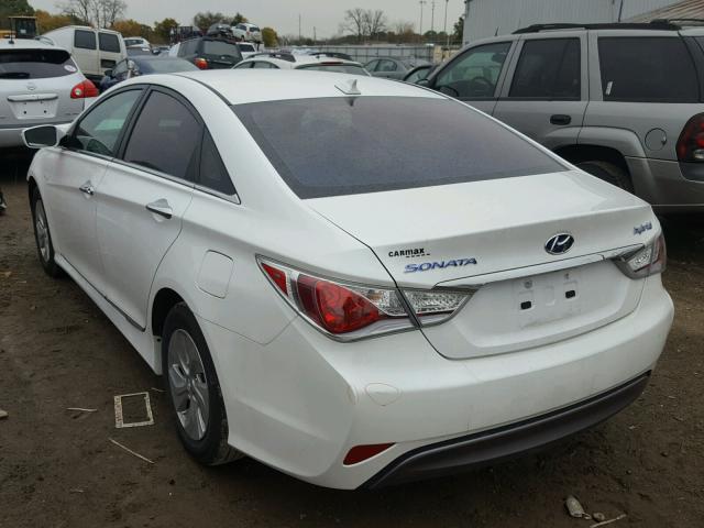 KMHEC4A48FA139636 - 2015 HYUNDAI SONATA HYB WHITE photo 3