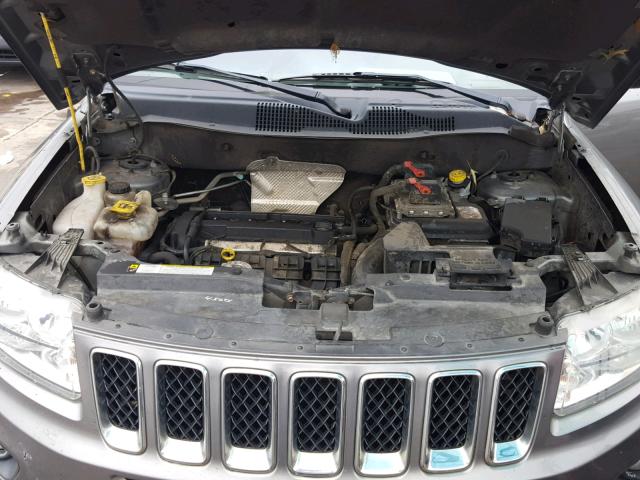 1C4NJCBA2CD556771 - 2012 JEEP COMPASS SP 灰色 照片 7
