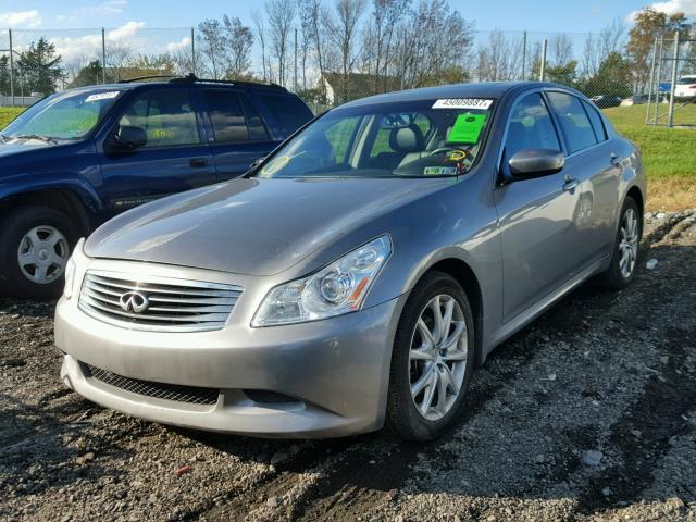 JNKCV61F79M357426 - 2009 INFINITI G37 GRAY photo 2