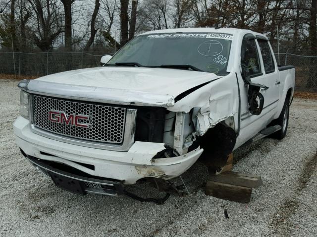 3GTP2XE23BG274500 - 2011 GMC SIERRA K15 WHITE photo 2