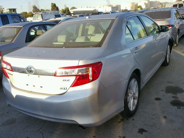 4T1BD1FK6CU047344 - 2012 TOYOTA CAMRY HYBR SILVER photo 4