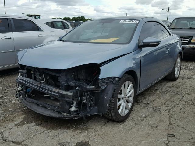 WVWBW7AH3CV004703 - 2012 VOLKSWAGEN EOS KOMFOR ლურჯი ფოტო 2