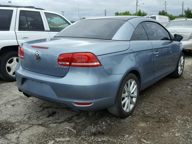 WVWBW7AH3CV004703 - 2012 VOLKSWAGEN EOS KOMFOR ლურჯი ფოტო 4