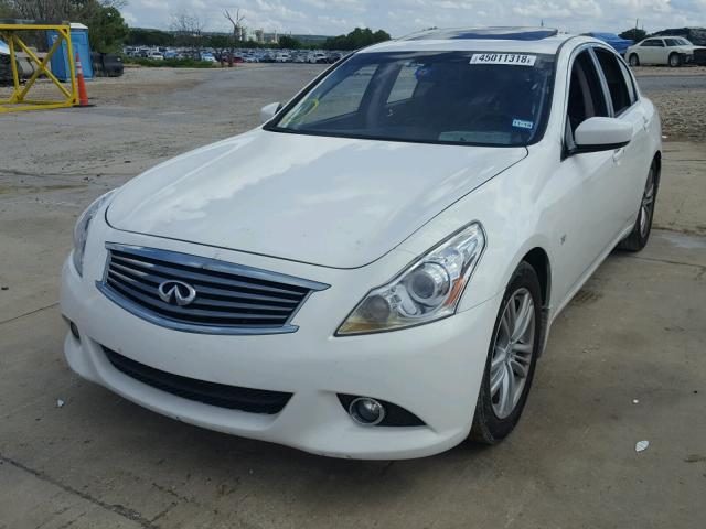 JN1CV6AP4FM580094 - 2015 INFINITI Q40 WHITE photo 2