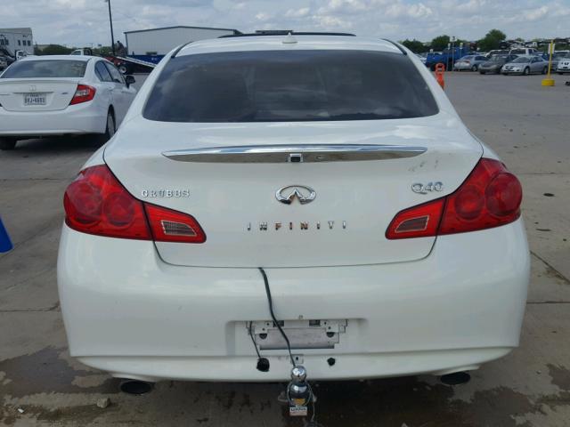 JN1CV6AP4FM580094 - 2015 INFINITI Q40 WHITE photo 9