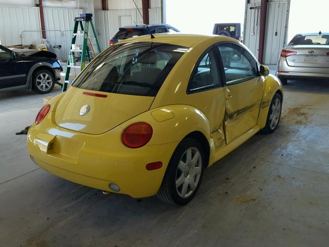 3VWBR31C04M413481 - 2004 VOLKSWAGEN NEW BEETLE 黄色 照片 4