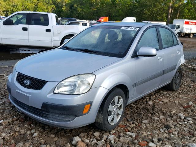 KNADE123366048689 - 2006 KIA RIO SILVER photo 2