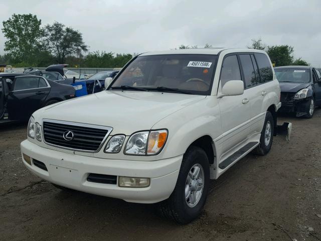 JT6HT00W0X0055791 - 1999 LEXUS LX 470 WHITE photo 2