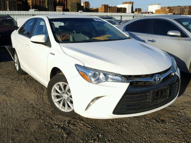 4T1BD1FK6FU147657 - 2015 TOYOTA CAMRY HYBR WHITE photo 1