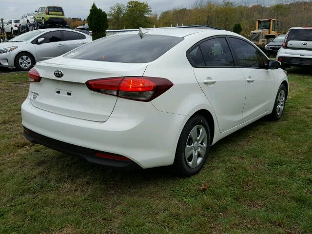 3KPFK4A74HE077691 - 2017 KIA FORTE WHITE photo 4