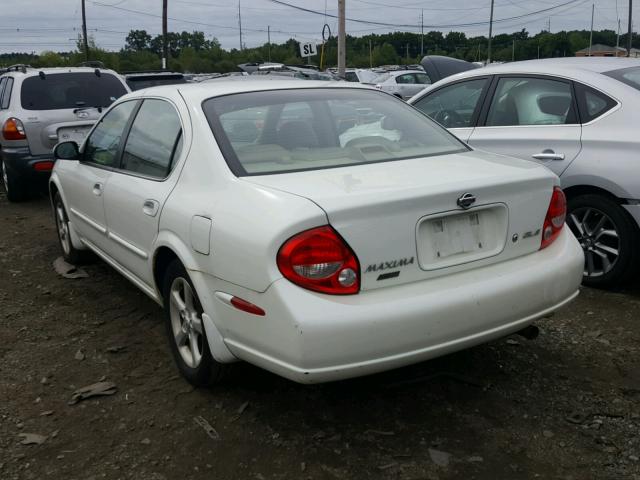 JN1CA31D11T826582 - 2001 NISSAN MAXIMA GXE WHITE photo 3