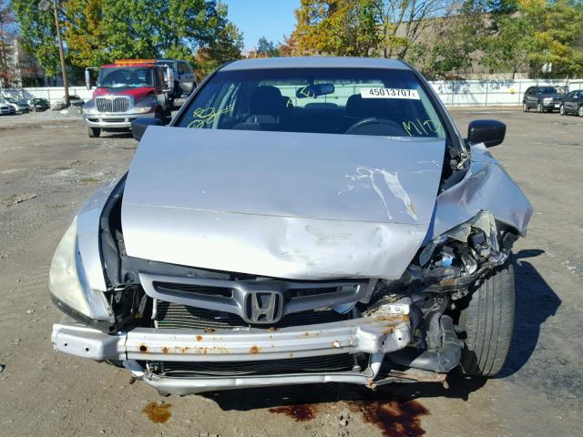 1HGCM56165A058678 - 2005 HONDA ACCORD DX SILVER photo 9