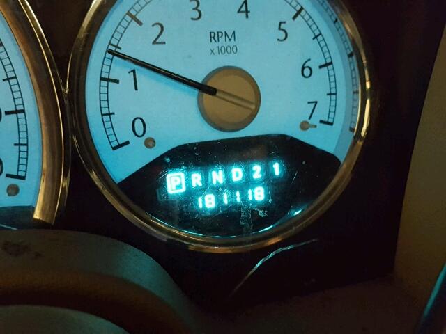 1A8HW582X8F143558 - 2008 CHRYSLER ASPEN 白色 照片 8