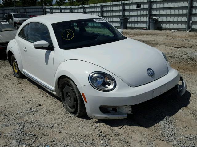 3VWJX7AT1CM656580 - 2012 VOLKSWAGEN BEETLE WHITE photo 1