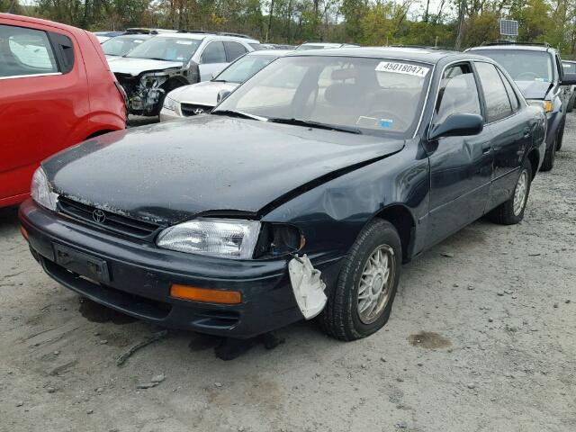 4T1SK12E9SU486574 - 1995 TOYOTA CAMRY LE GREEN photo 2