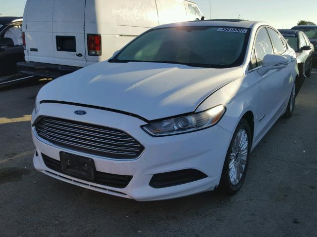 3FA6P0LU7GR126408 - 2016 FORD FUSION SE WHITE photo 2