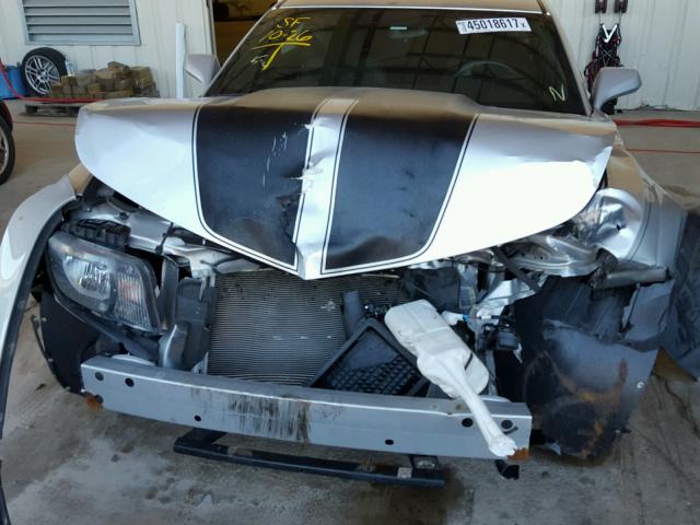 2G1FA1E35D9242397 - 2013 CHEVROLET CAMARO LS SILVER photo 9