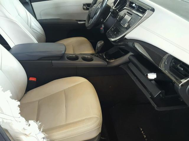 4T1BK1EB9EU080882 - 2014 TOYOTA AVALON BAS Silber Foto 5